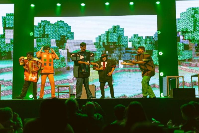 Turma do Problems apresenta espetáculo no Teatro Elias Angeloni em Criciúma