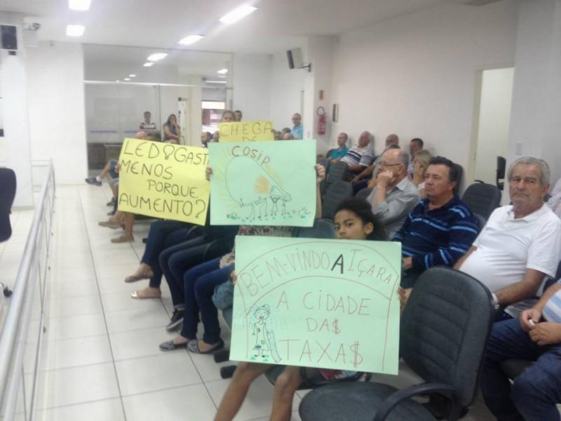 Moradores se mobilizam contra aumento de taxas