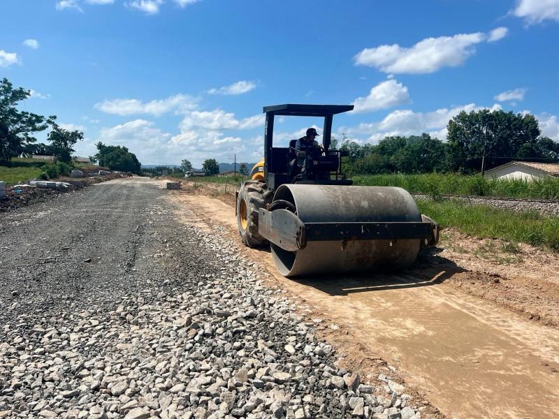 Mediante pausa nas chuvas, obra de requalificação da avenida Inocente Pagnan avança 