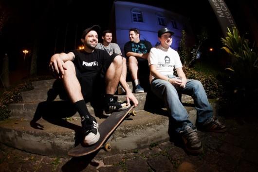 Da terra: banda Puredin está há 14 anos na estrada e mantém estilo hardcore em segundo CD inédito