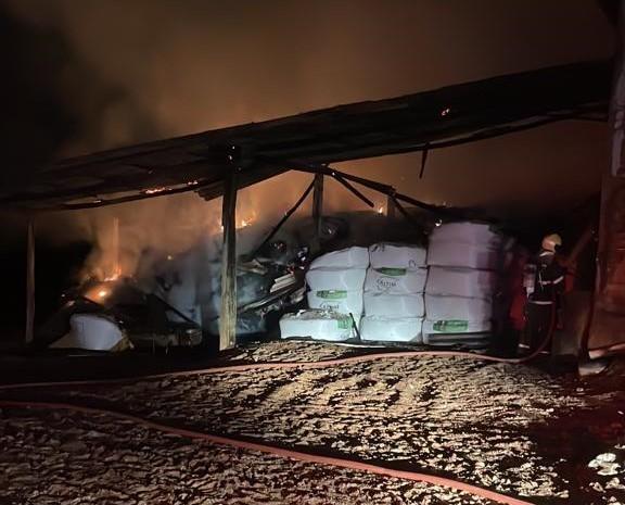 Galpão é destruído por incêndio em São João do Sul