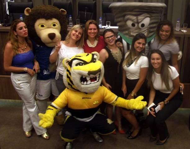 Mascote do Tigre marca presença em campanha contra violência no futebol