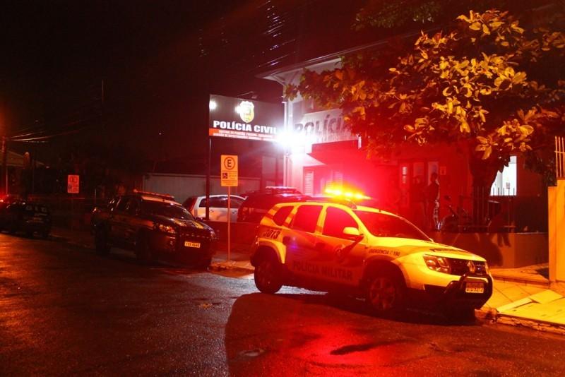 Homem tenta matar esposa, se esfaqueia e morre em Araranguá 