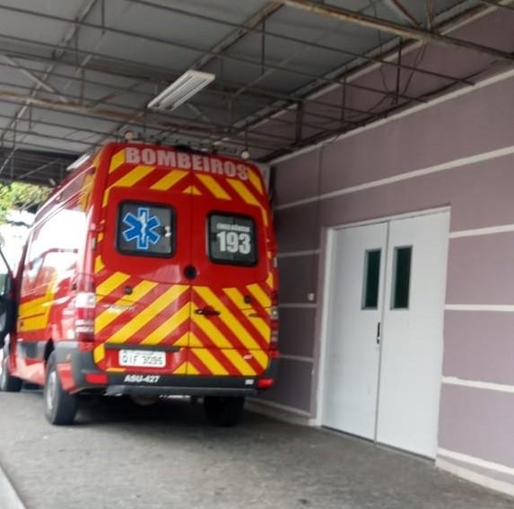 Homem fica ferido após sofrer acidente de trabalho em madeireira 