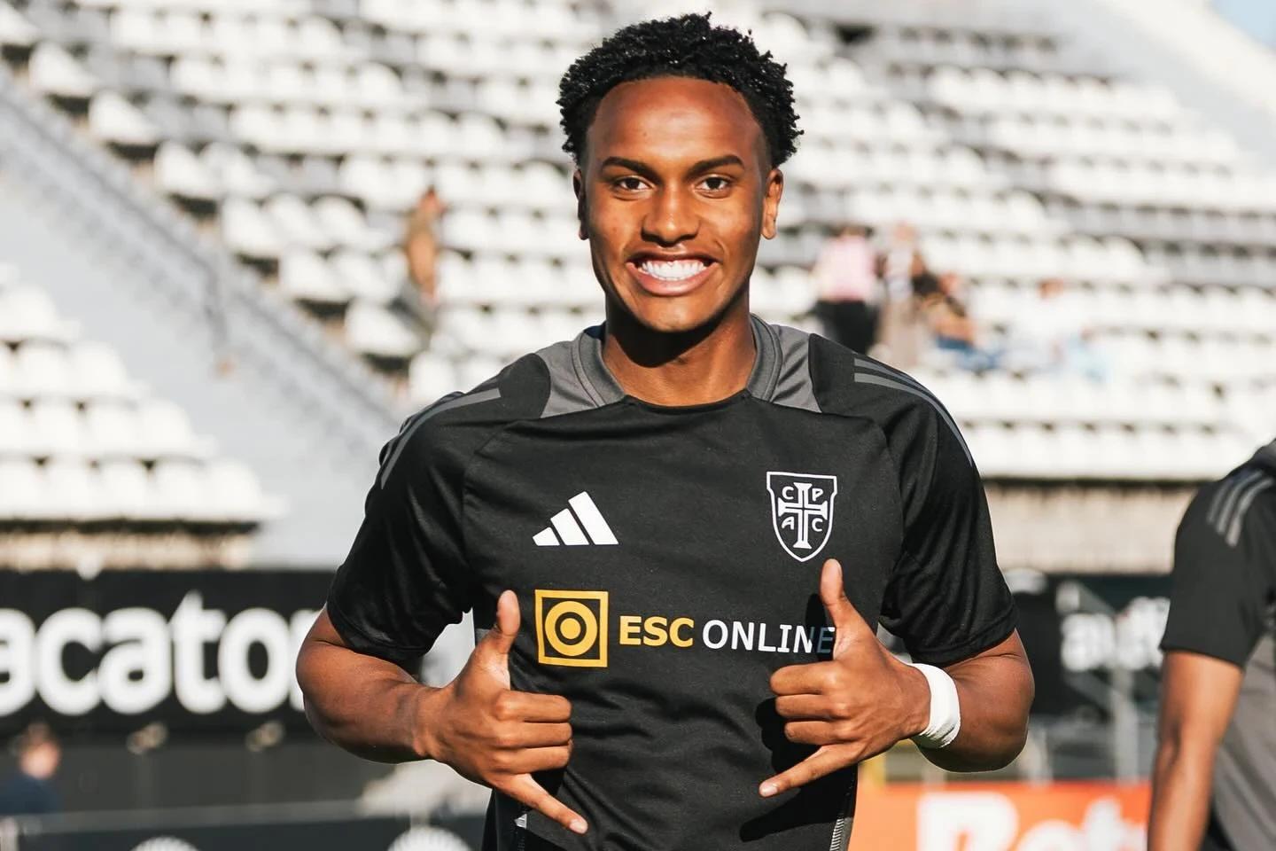 Atacante formado no Corinthians e que estava na Europa reforça o Criciúma