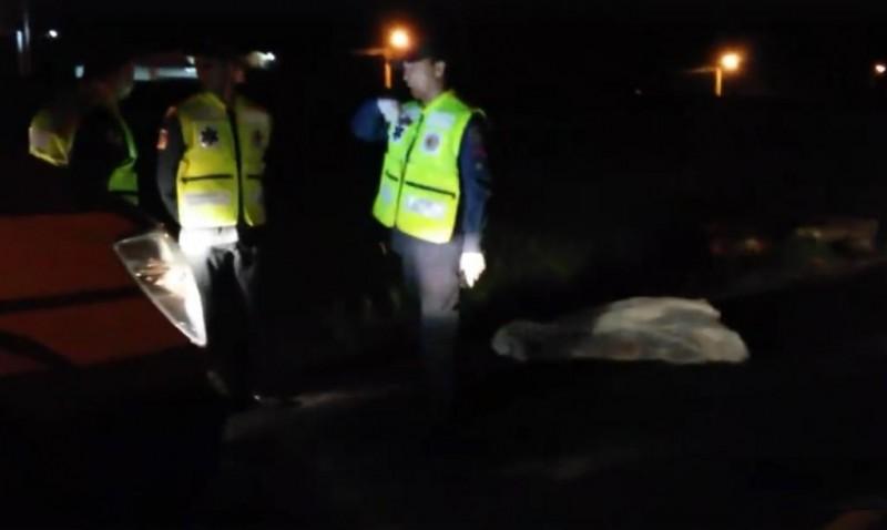 Pedestre morre atropelado na BR-101 e motorista não presta socorro 