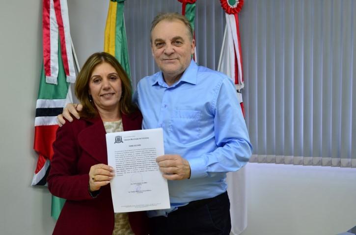 Roseli Pizzolo é empossada em Criciúma