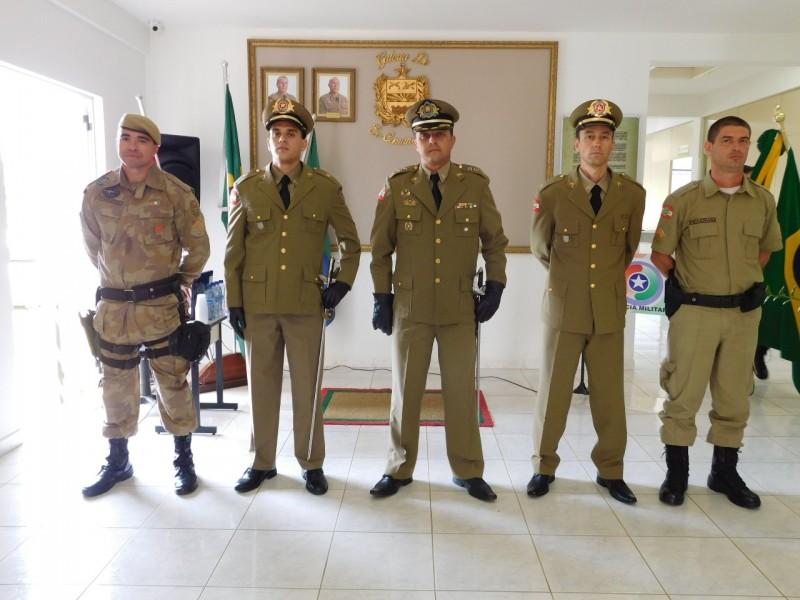 Oficiais e praças são promovidos em solenidade
