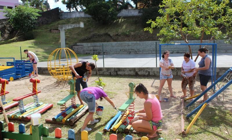 Projeto Pais nas Escolas beneficia 450 alunos
