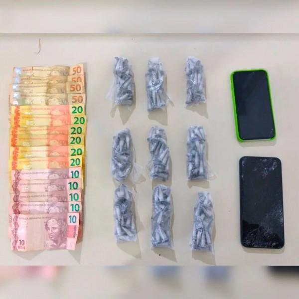 Três adolescentes são apreendidos com mais de 200 pinos de cocaína em Tubarão