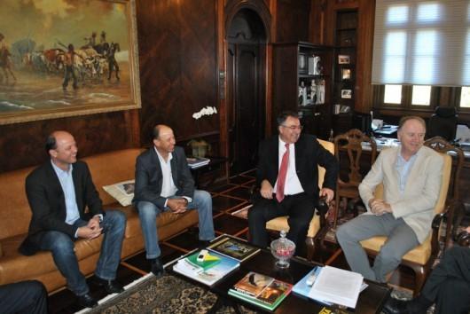 Prefeito de Siderópolis visita governador