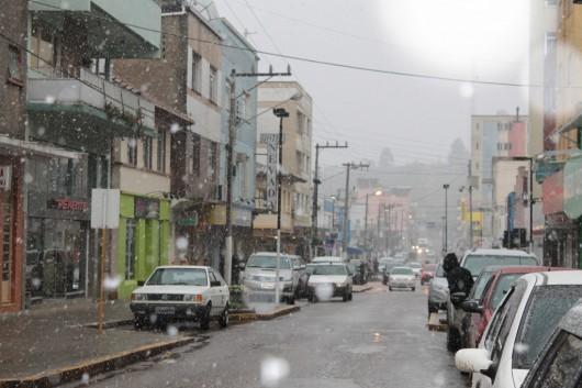 Semana de frio intenso, formação de geada e continuação da neve