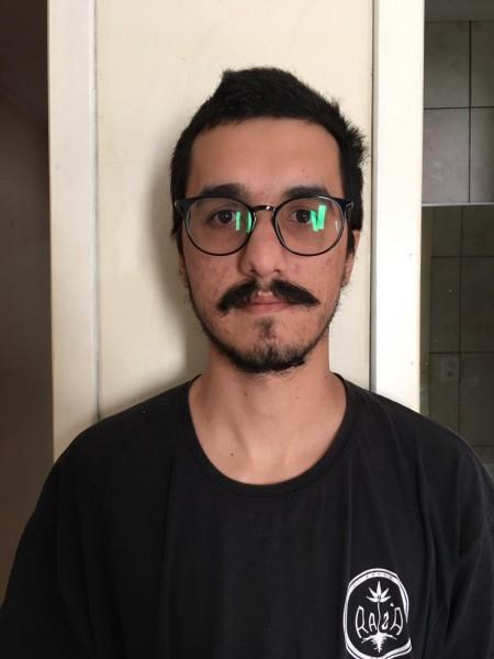 Jovem criciumense cria vaquinha on-line e busca arrecadar dinheiro para realizar cirurgias nos olhos