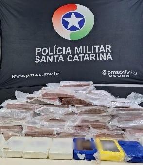 Durante operação, PM apreende mais de 25 quilos de pasta base de cocaína em Içara