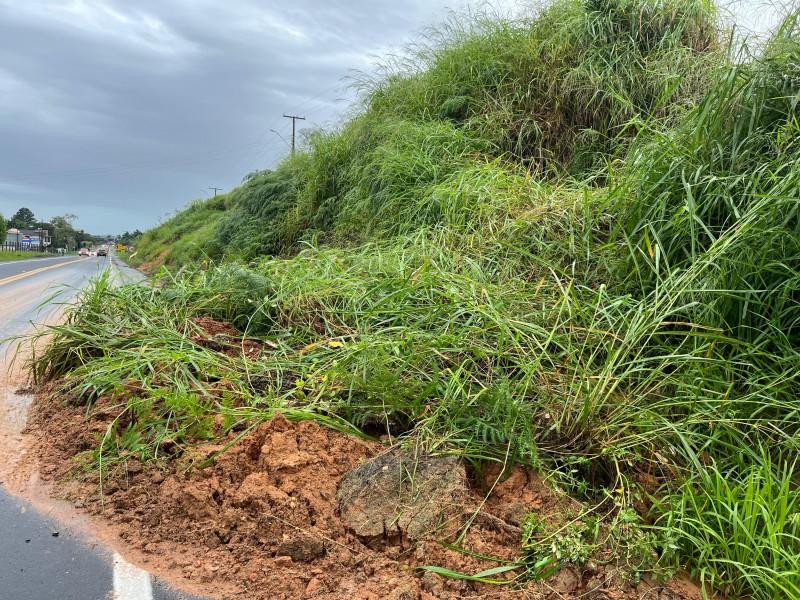 Deslizamento de terra é registrado na rodovia SC-445 em Siderópolis