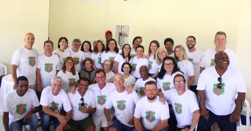 Ex-alunos da escola Coelho Neto de Criciúma se reencontram após 40 anos 