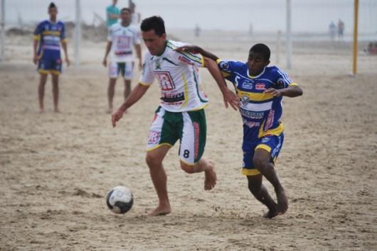 Líderes empatam no Praião