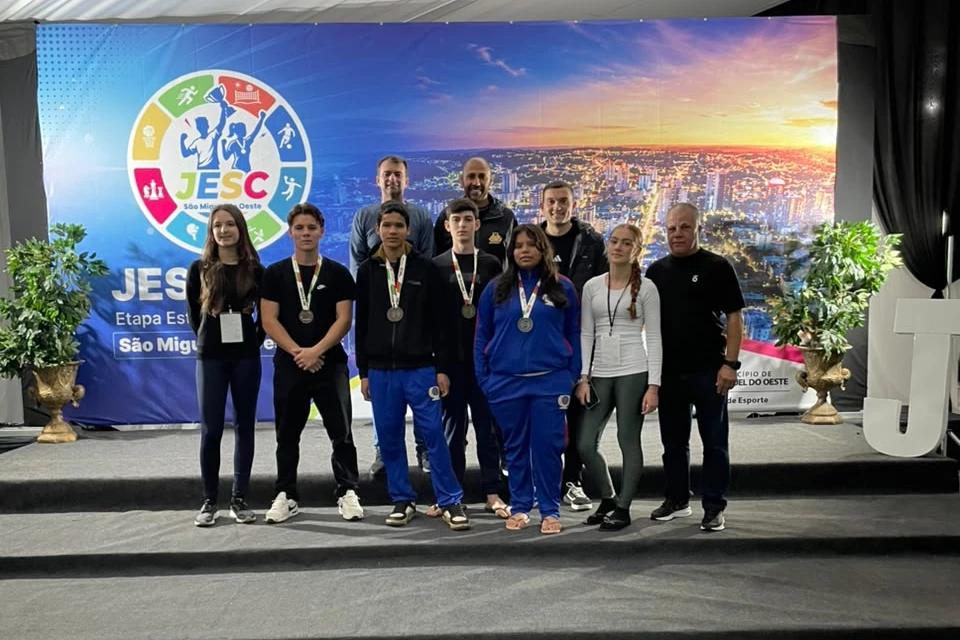 Atletismo de Nova Veneza conquista seis medalhas na fase estadual dos Jesc