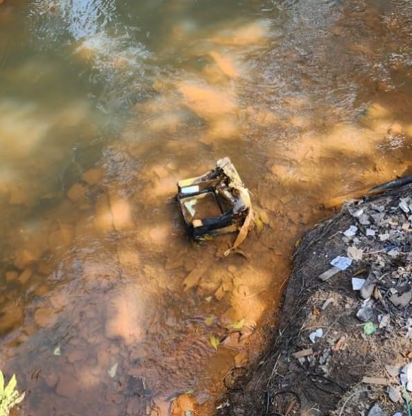 Saiba onde descartar corretamente móveis e outros objetos inservíveis em Criciúma