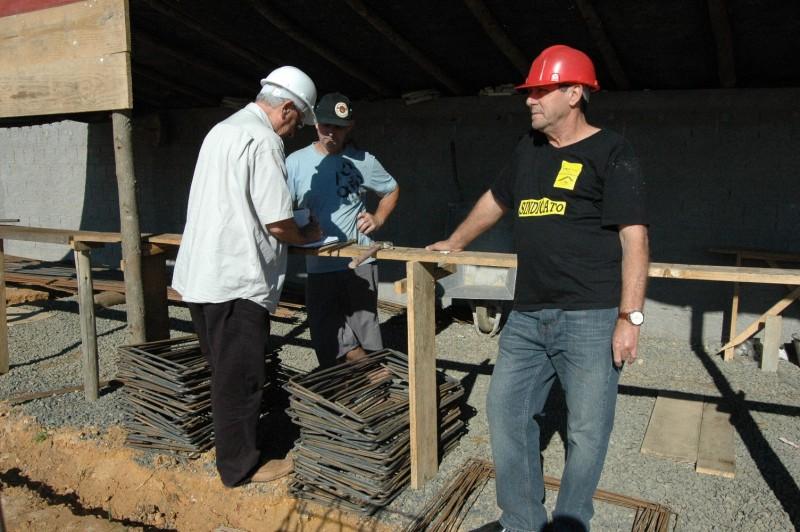 Construção civil mantém vagas e trabalhadores garantem 11% de aumento