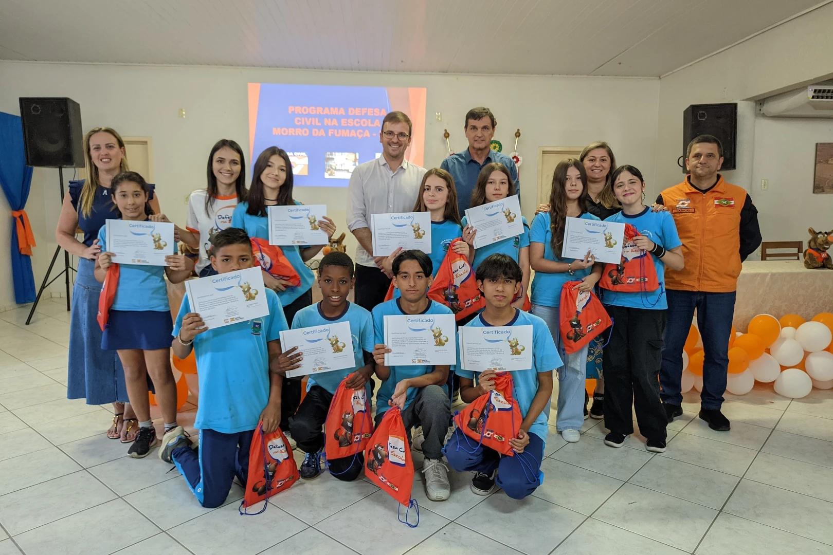 200 alunos de Morro da Fumaça concluem formação do Programa Defesa Civil na Escola