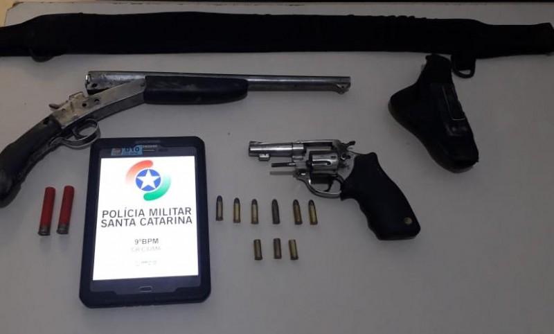 Homem é preso com armas de fogo e munições em Criciúma 