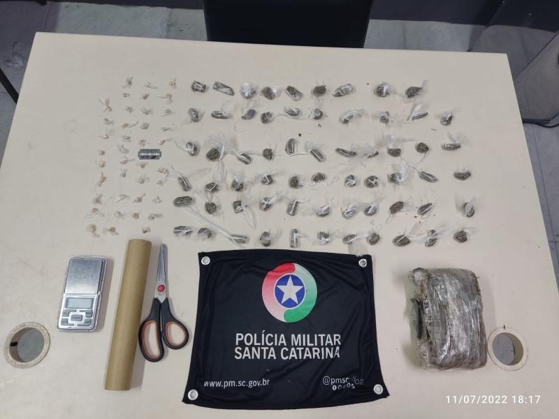 Traficantes são presos pela PM com maconha e crack no bairro Renascer