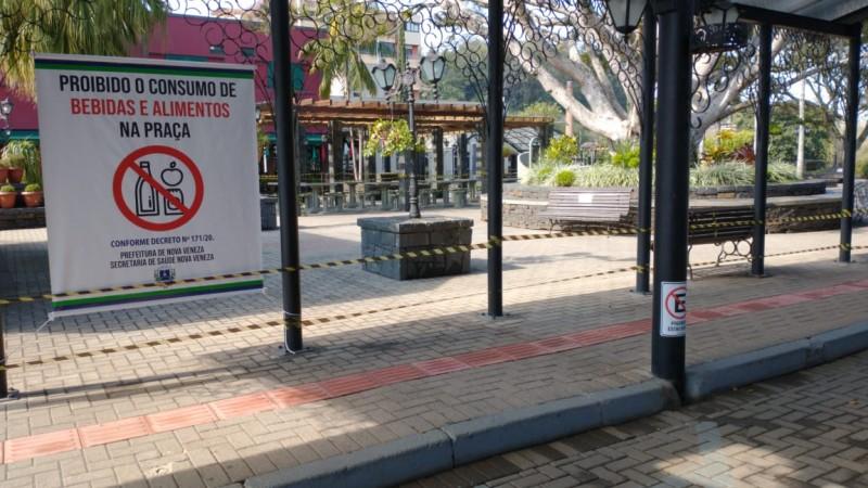 Praça Humberto Bortoluzzi em Nova Veneza é fechada para evitar aglomerações de pessoas