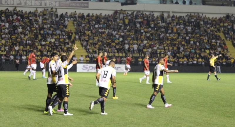 Criciúma vence Oeste de 3 a 2