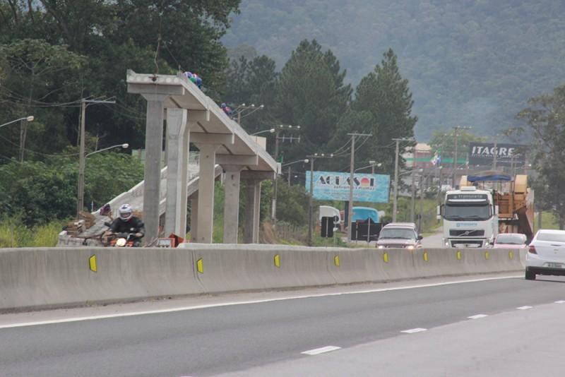 BR-101 estará interditada por duas horas nesta terça-feira