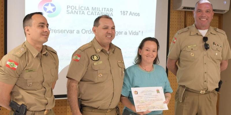 Associação Empresarial de Içara recebe título de amiga da Polícia Militar 