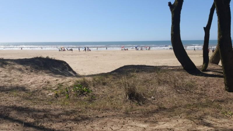 Primeiro dia do ano começa com calor e chance de chuva isolada