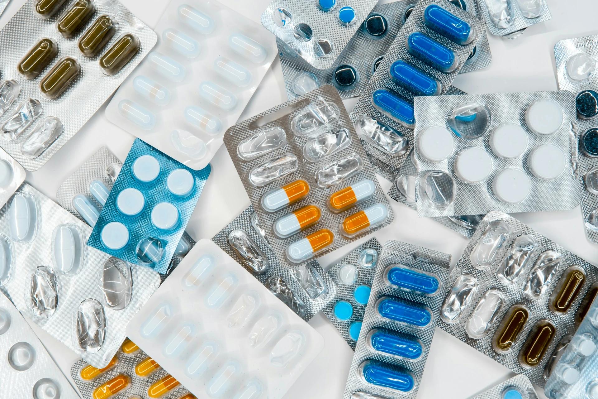 Compra compartilhada de medicamentos gera economia e amplia acesso ao SUS na Amrec e Amesc