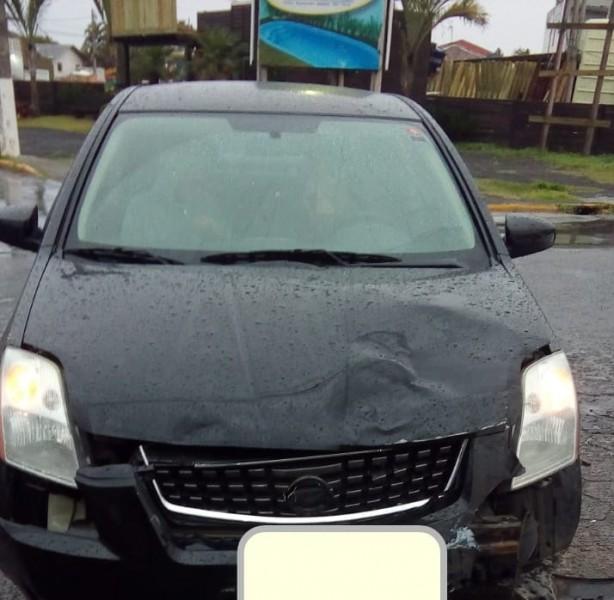 Acidente envolvendo dois carros e uma moto é registrado em Passo de Torres
