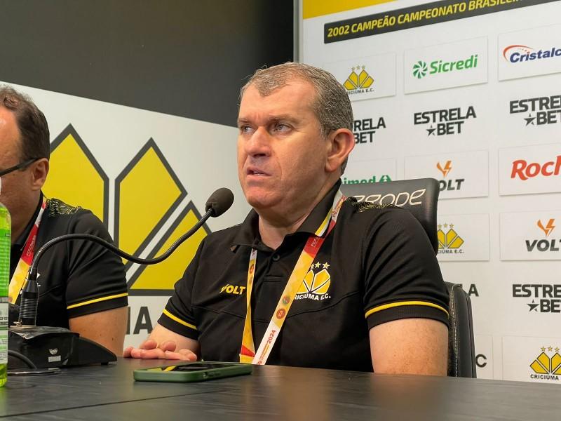 Cláudio Tencati: o técnico experiente em vencer campeonatos estaduais em centenários