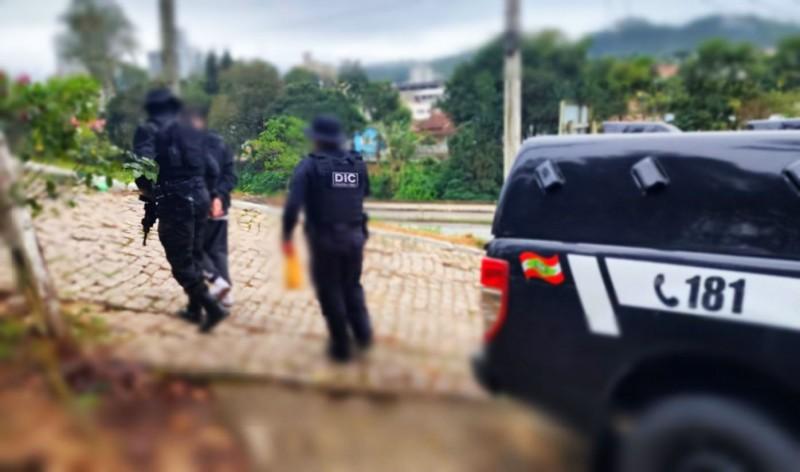 Polícia Civil conclui inquéritos e indicia dois suspeitos por assaltos à mão armada em Criciúma