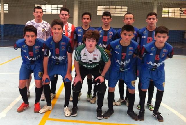  Forquilhinha briga por vaga na semifinal do Estadual Sub-15