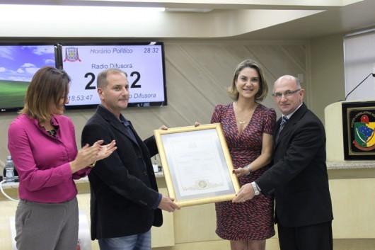 Rádio Difusora é homenageada por vereadores de Criciúma 