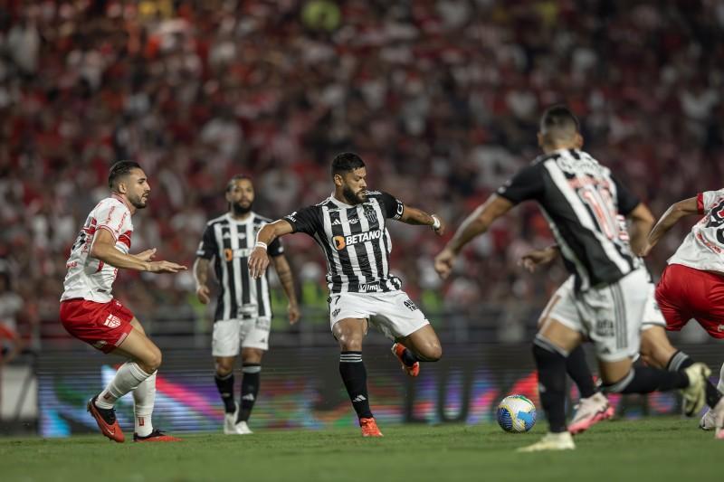 Hulk sente dores na panturrilha em jogo da Copa do Brasil e desfalca o ...