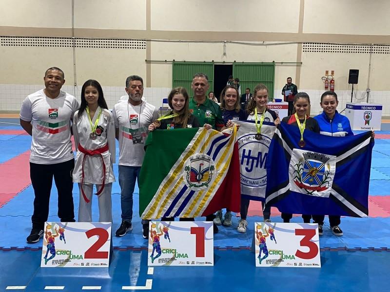 Atletas de Cocal do Sul são classificados para etapa nacional de Karatê