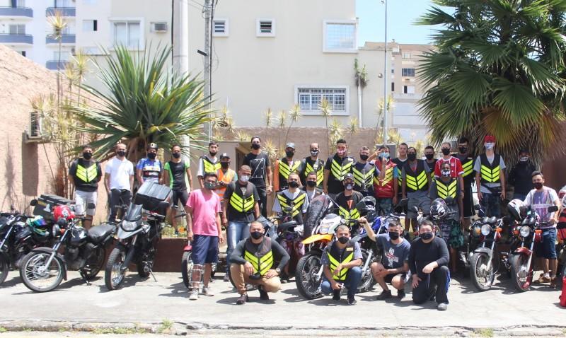Motoboys de delivery realizam protesto em Criciúma 