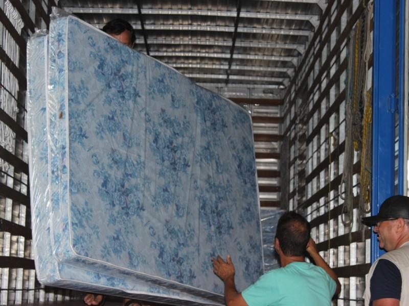 Famílias atingidas em temporais recebem ajuda
