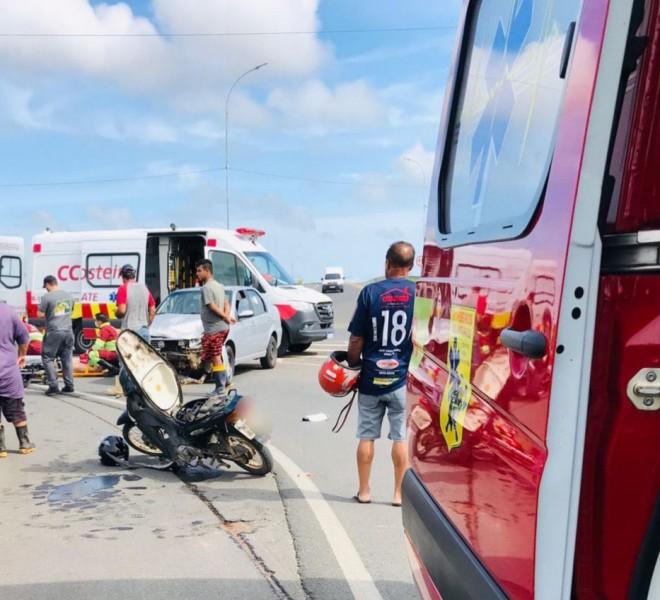 Motociclista fica gravemente ferida em acidente na BR-101 em Sangão