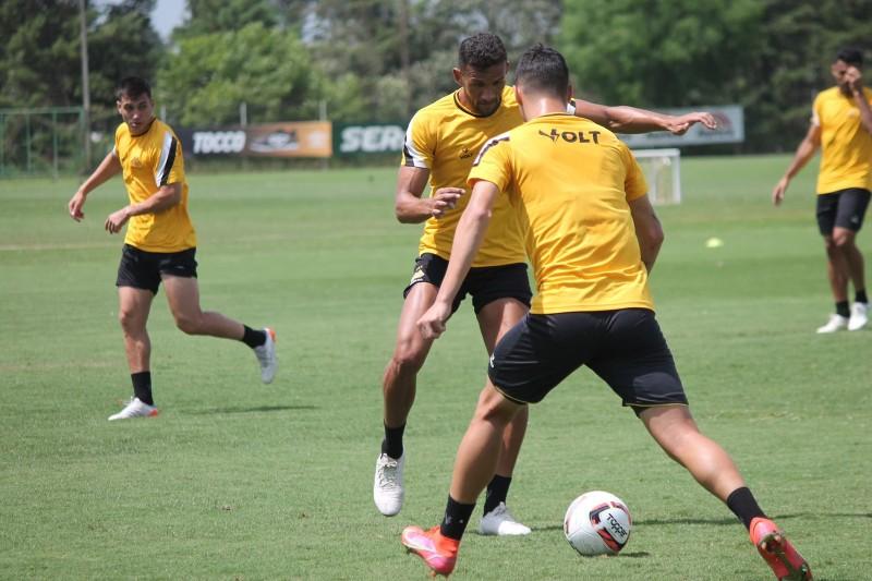 Pelo Campeonato Catarinense, Criciúma e Chapecoense duelam na Arena Condá neste domingo