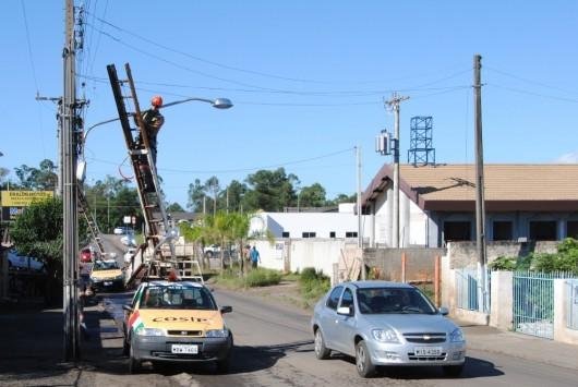 Iluminação renovada na Avenida Assembleia de Deus, em Criciúma