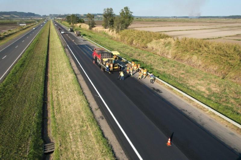 Cronograma semanal de obras da CCR ViaCosteira na BR-101 é divulgado