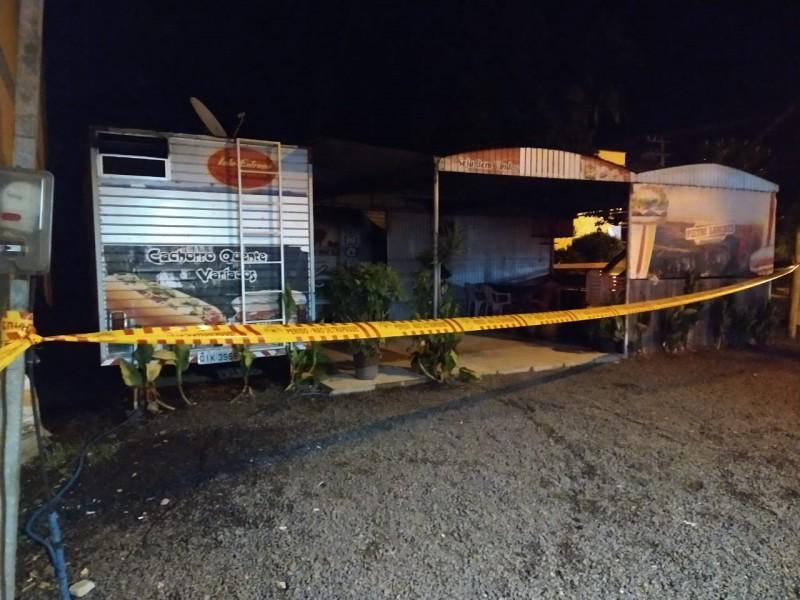 Food truck é atingido por incêndio em Jacinto Machado 