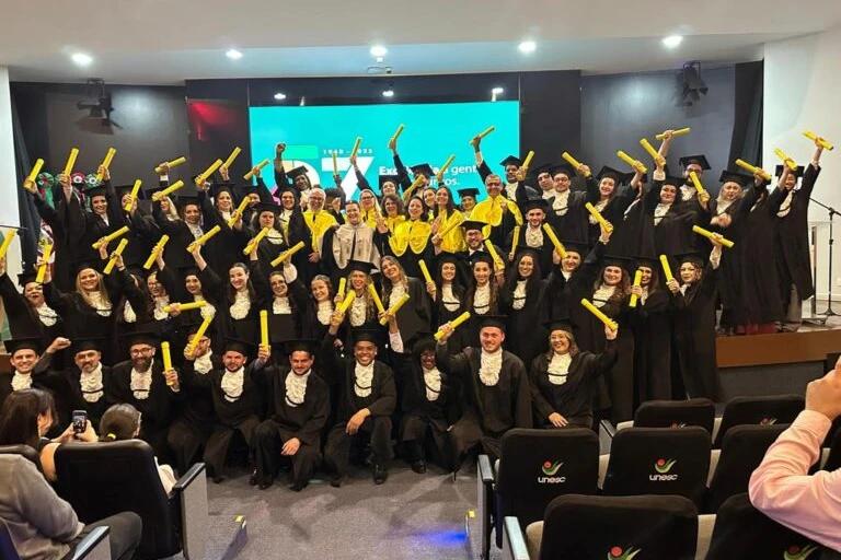 Unesc vive noite de celebração e forma mais de 60 estudantes