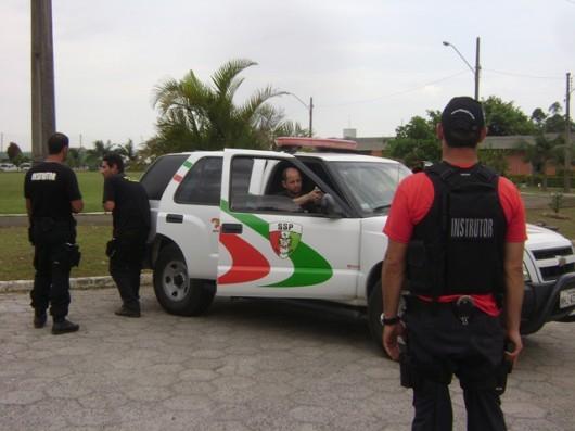 Agentes penitenciários aptos para fazer escolta armada