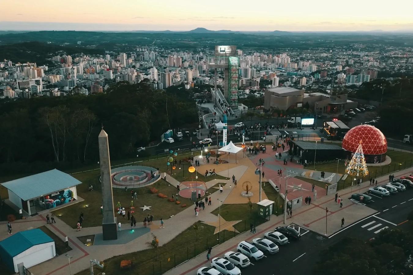 Celebração de 30 anos do último eclipse solar total visto no Brasil movimenta Parque Astronômico de Criciúma